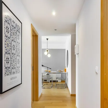 Whome Panoramic View With Elevator, Ac, Garage Perfect For Families & Business Travellers