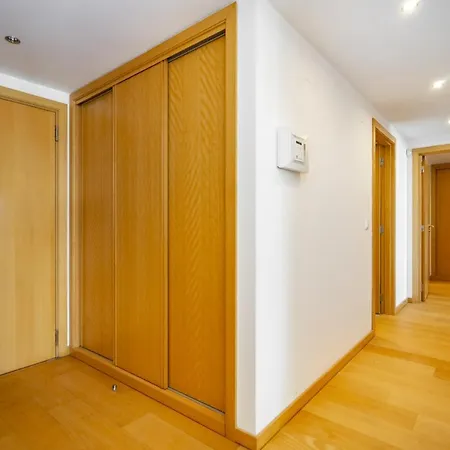 Whome Panoramic View With Elevator, Ac, Garage Perfect For Families & Business Travellers Lissabon