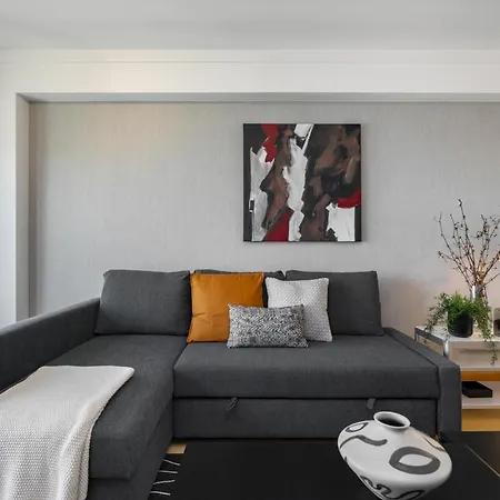 Whome Panoramic View With Elevator, Ac, Garage Perfect For Families & Business Travellers Apartment