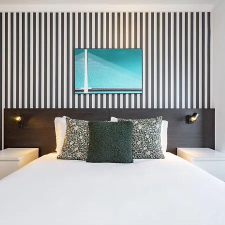 Whome Panoramic View With Elevator, Ac, Garage Perfect For Families & Business Travellers