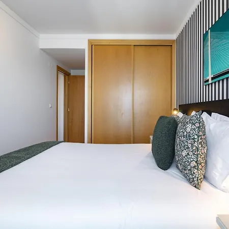 Whome Panoramic View With Elevator, Ac, Garage Perfect For Families & Business Travellers شقة Lisboa