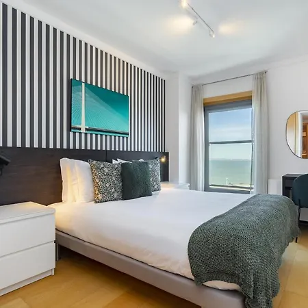 Whome Panoramic View With Elevator, Ac, Garage Perfect For Families & Business Travellers Appartement Lissabon
