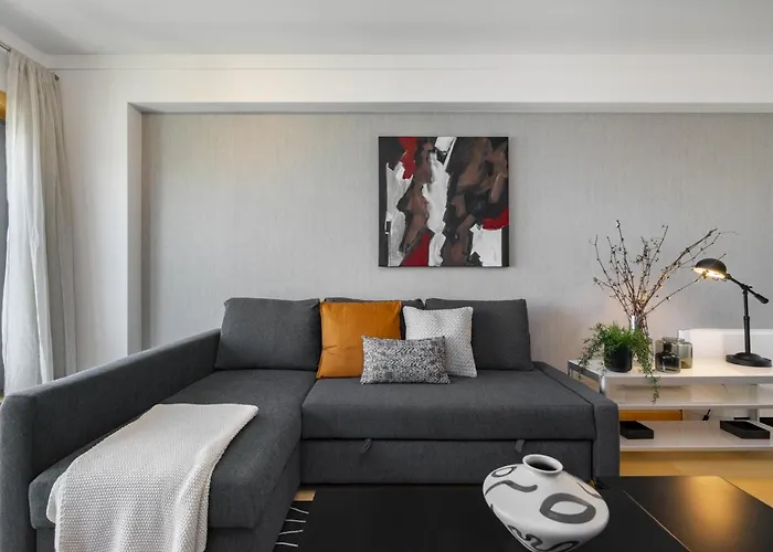 Whome Panoramic View With Elevator, Ac, Garage Perfect For Families & Business Travellers 아파트