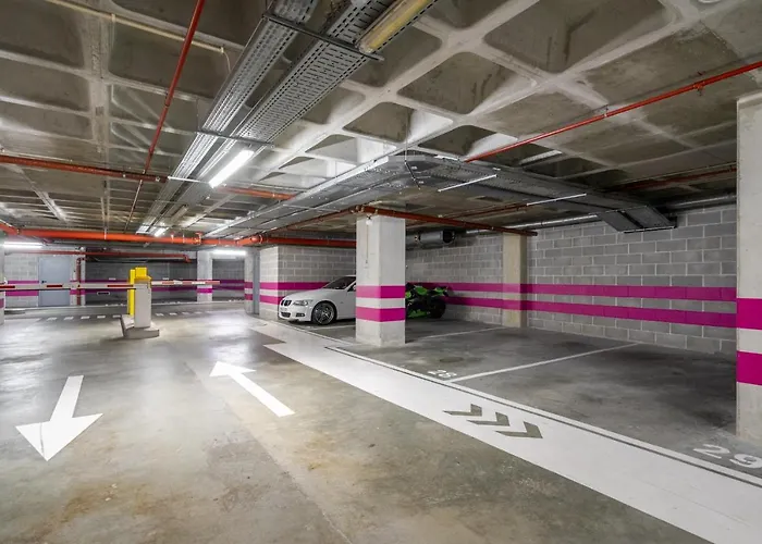 Whome Panoramic View With Elevator, Ac, Garage Perfect For Families & Business Travellers * 리스본