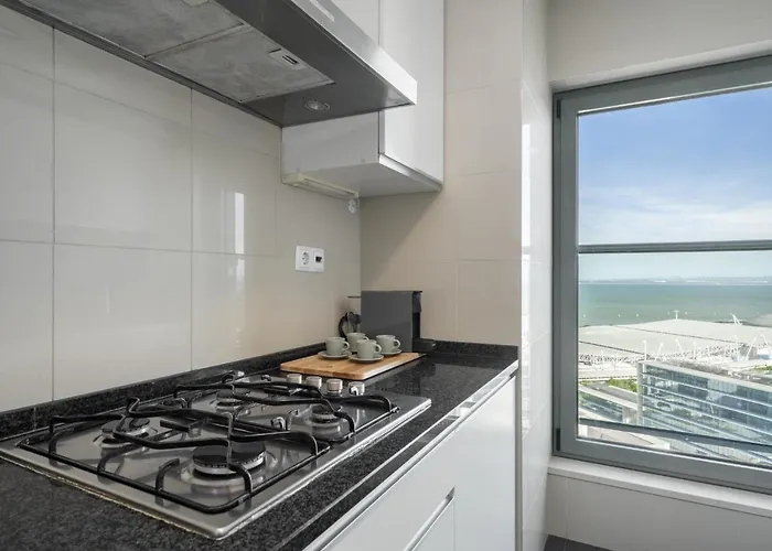 Whome Panoramic View With Elevator, Ac, Garage Perfect For Families & Business Travellers 아파트