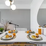 Whome Panoramic View With Elevator, Ac, Garage Perfect For Families & Business Travellers *