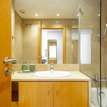 Whome Panoramic View With Elevator, Ac, Garage Perfect For Families & Business Travellers