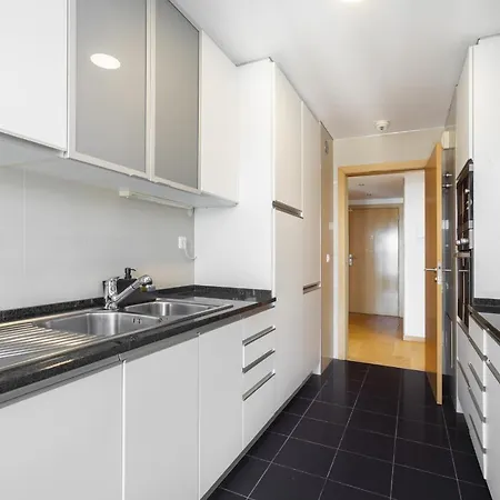 Whome Panoramic View With Elevator, Ac, Garage Perfect For Families & Business Travellers Apartamento *