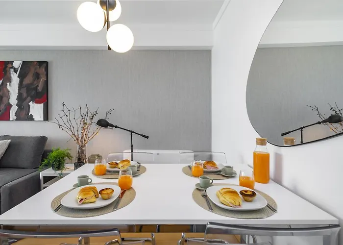 Whome Panoramic View With Elevator, Ac, Garage Perfect For Families & Business Travellers *