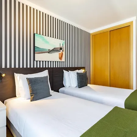 Whome Panoramic View With Elevator, Ac, Garage Perfect For Families & Business Travellers Daire Lisboa